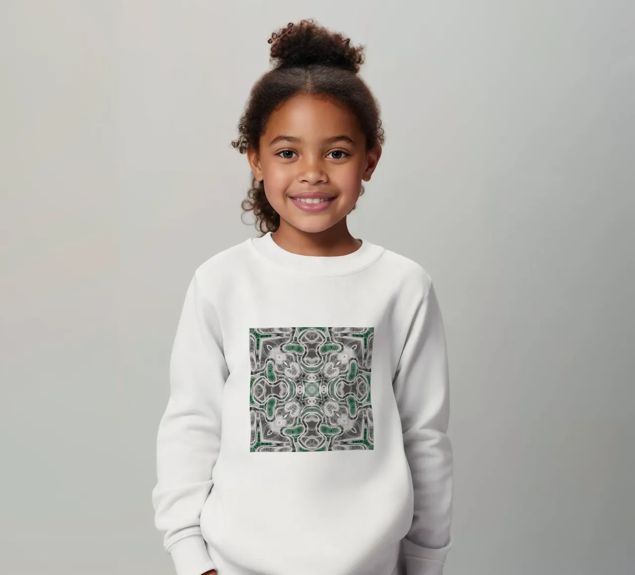 Kaleidoskop in grau/grün mit komplexen Linien und Formen Kinder Sweatshirt von Gürsel Yesil Digital Art