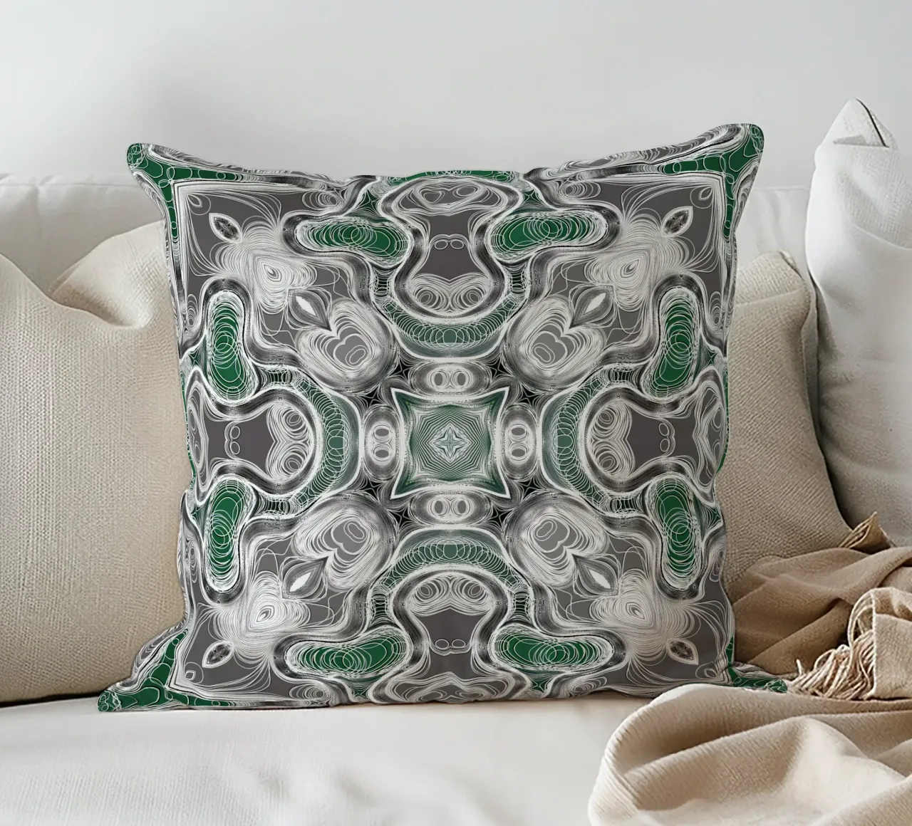 Kaléidoscope gris/vert avec des lignes et des formes complexes coussin de Gürsel Yesil Digital Art
