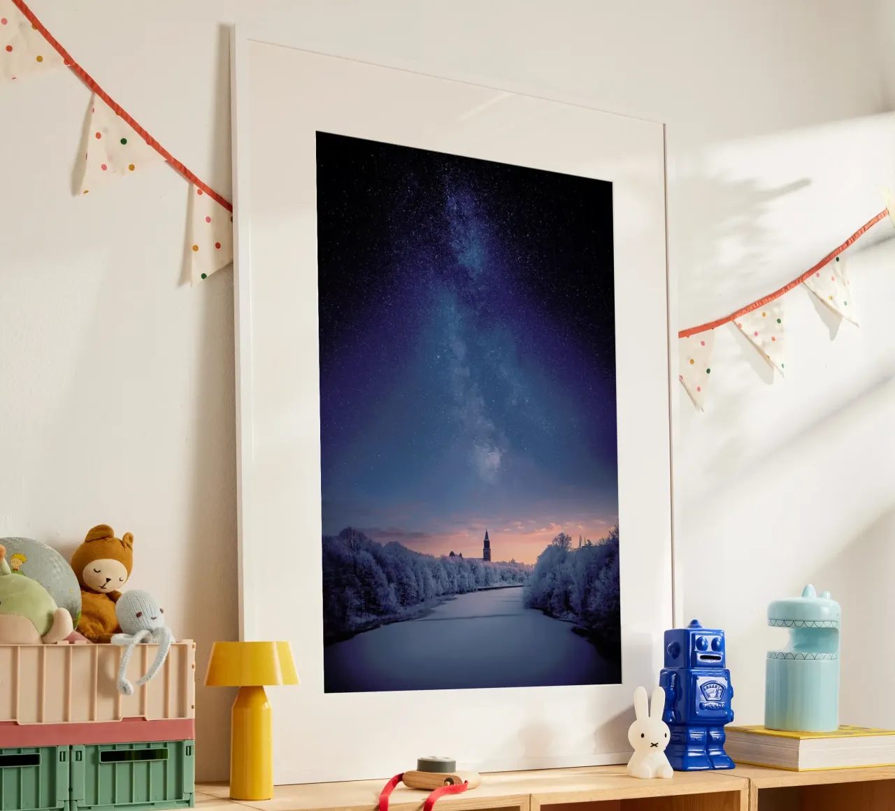Night Sky in Turku, Finland poster con telaio in legno da EyeEm Mobile GmbH