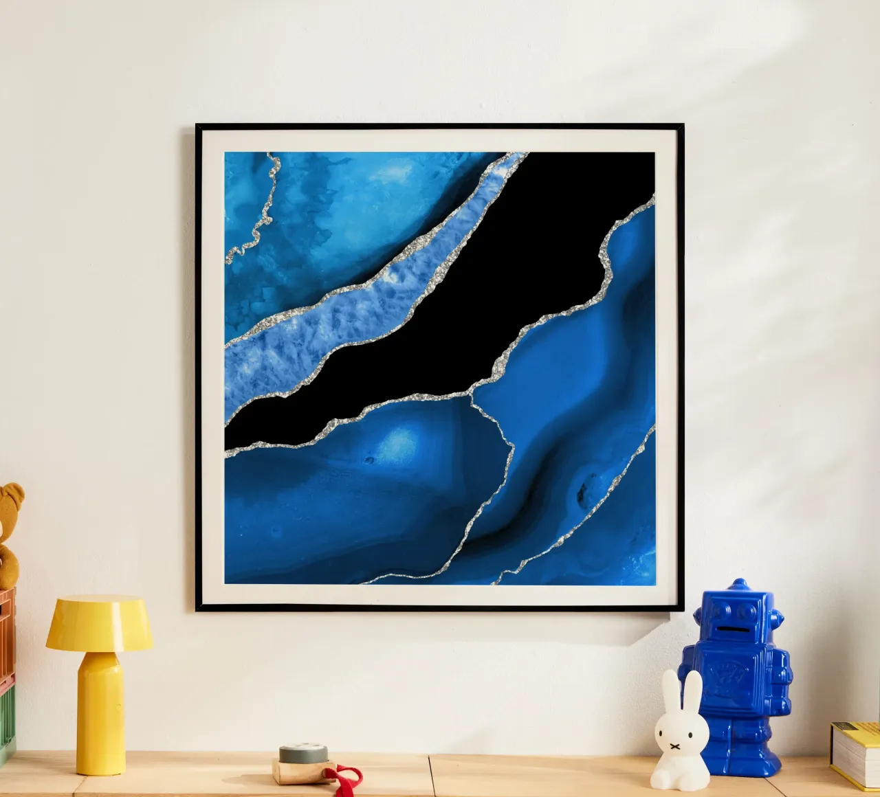 Texture Agata blu reale e argento 01 poster con telaio in legno da Gemstone Textures