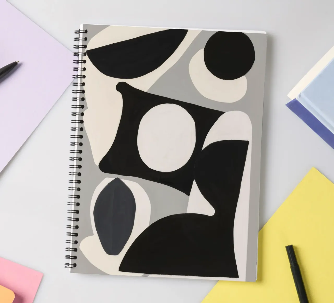 Monochrome abstractie notitieboek met spiraal van Lunar Templar