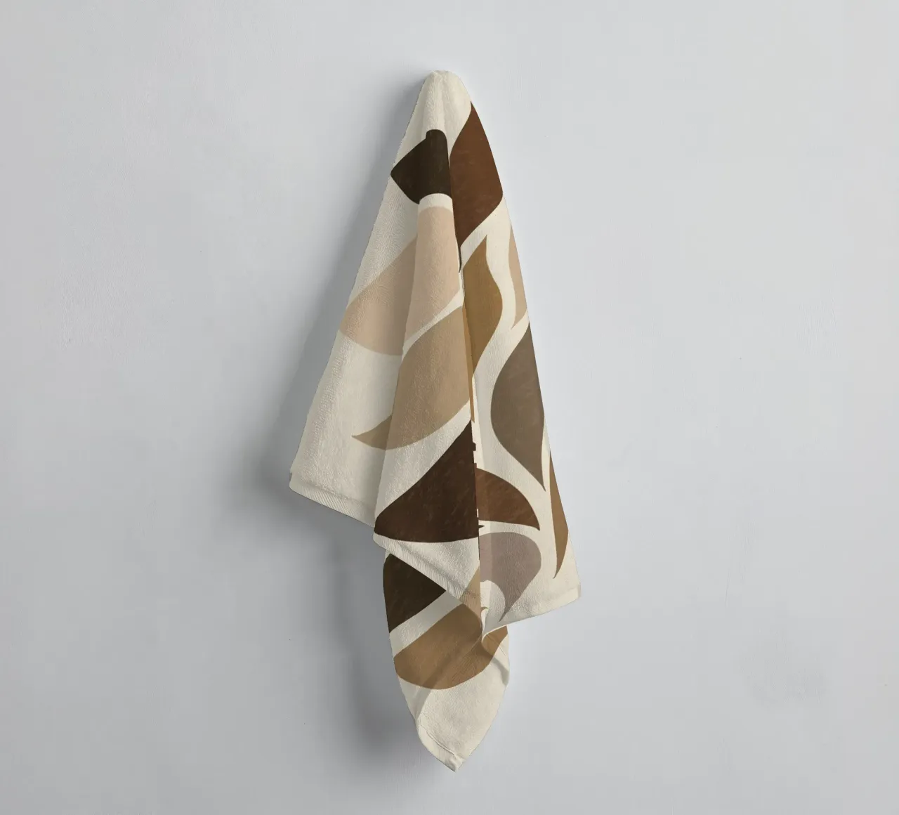 Beige Abstract asciugamano da bagno da Gypsy Galleria