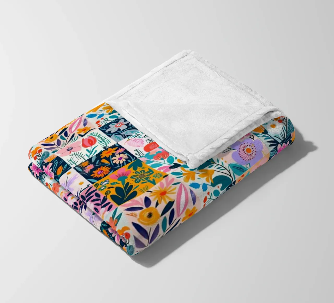 Floral Patchwork Fleecedecke von Sunflower Soul Studio