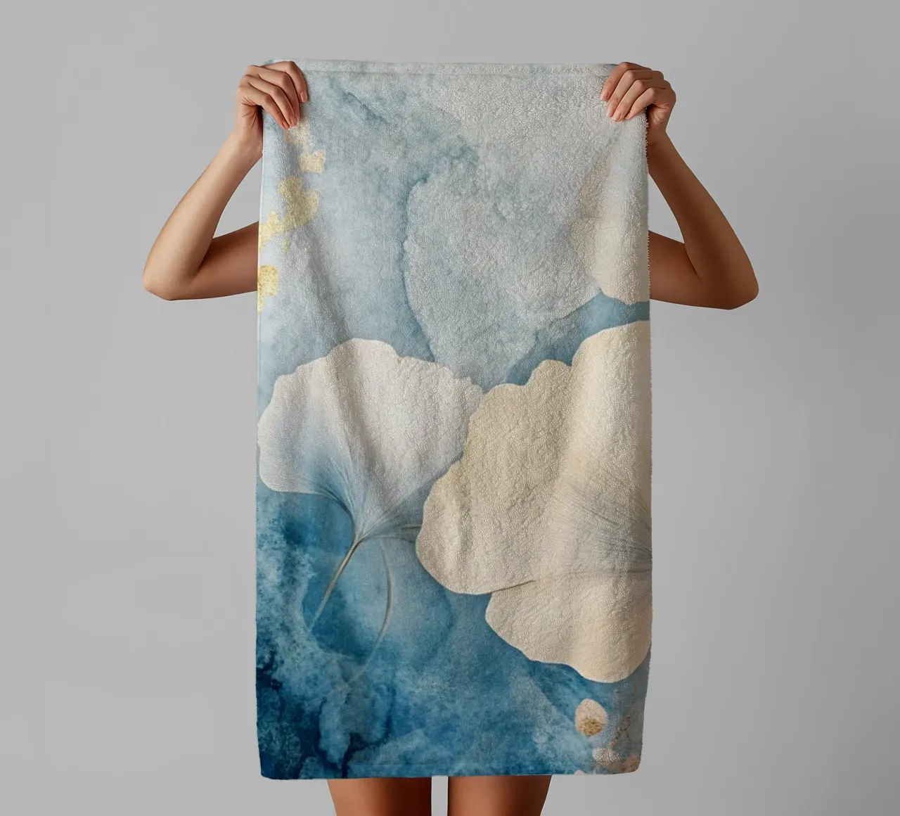 Ginko in blu e beige asciugamano da bagno da Art-Nouveau-Dsg