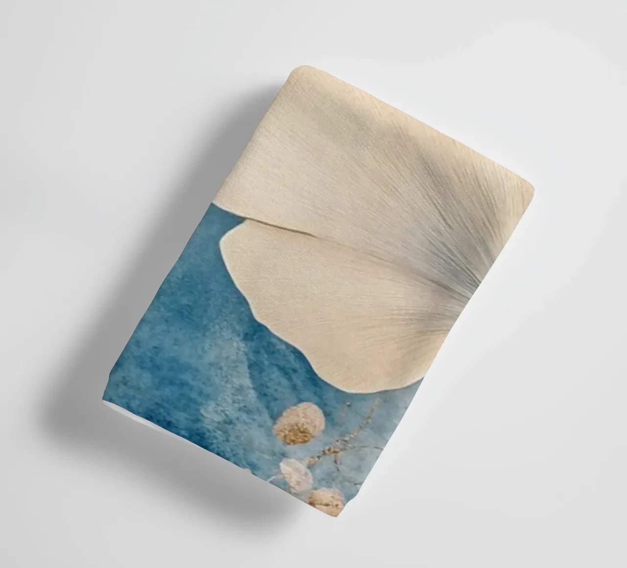 Ginko in blu e beige asciugamano da bagno da Art-Nouveau-Dsg