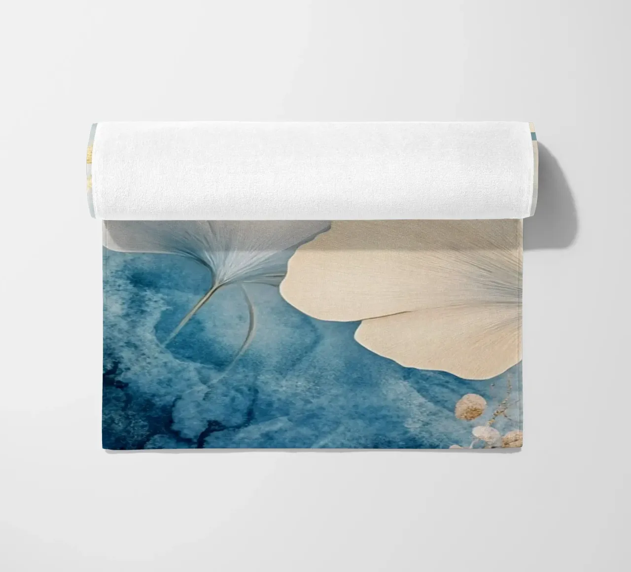 Ginko in blu e beige telo mare da Art-Nouveau-Dsg