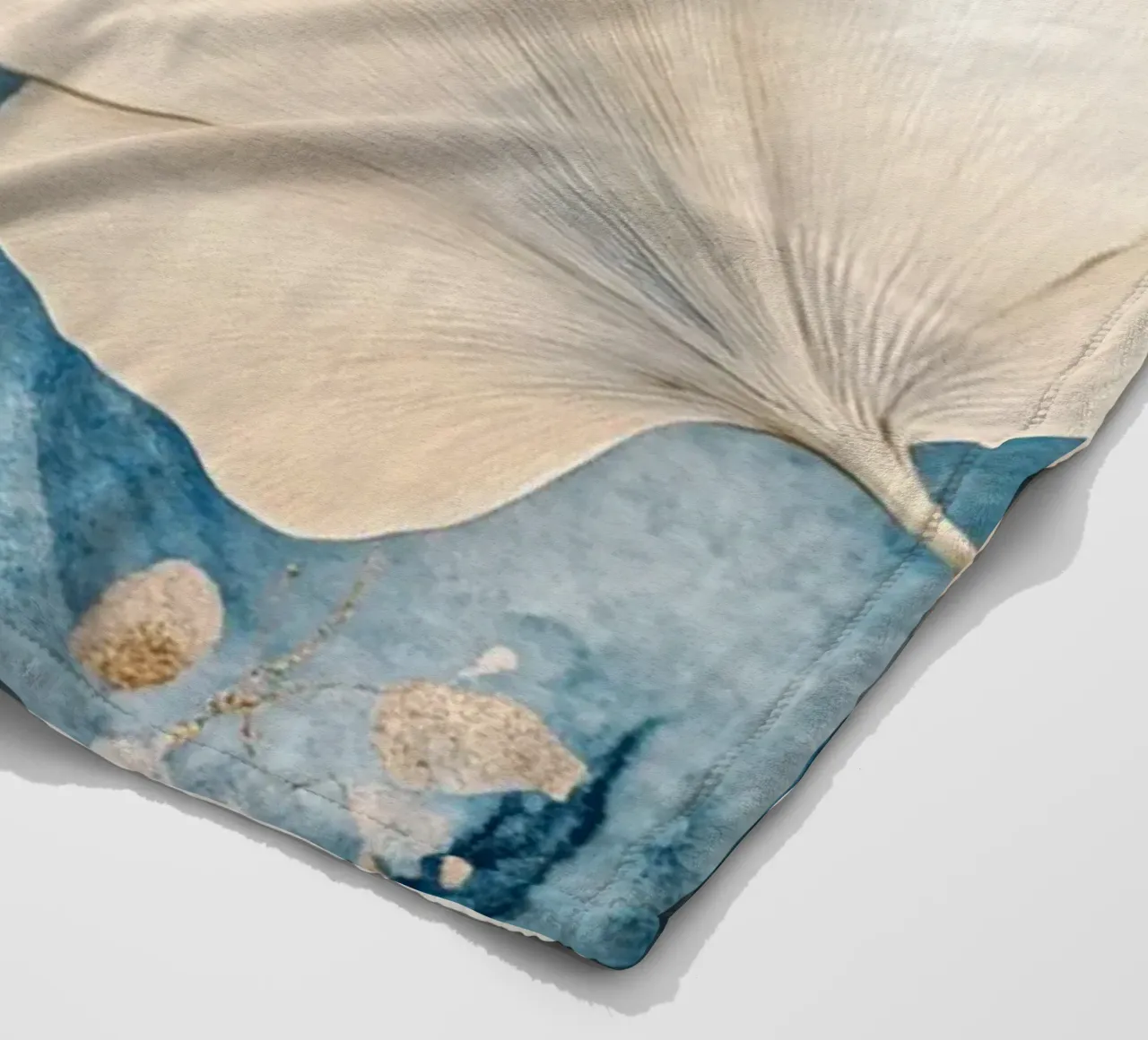 Ginko in blu e beige coperta in pile da Art-Nouveau-Dsg