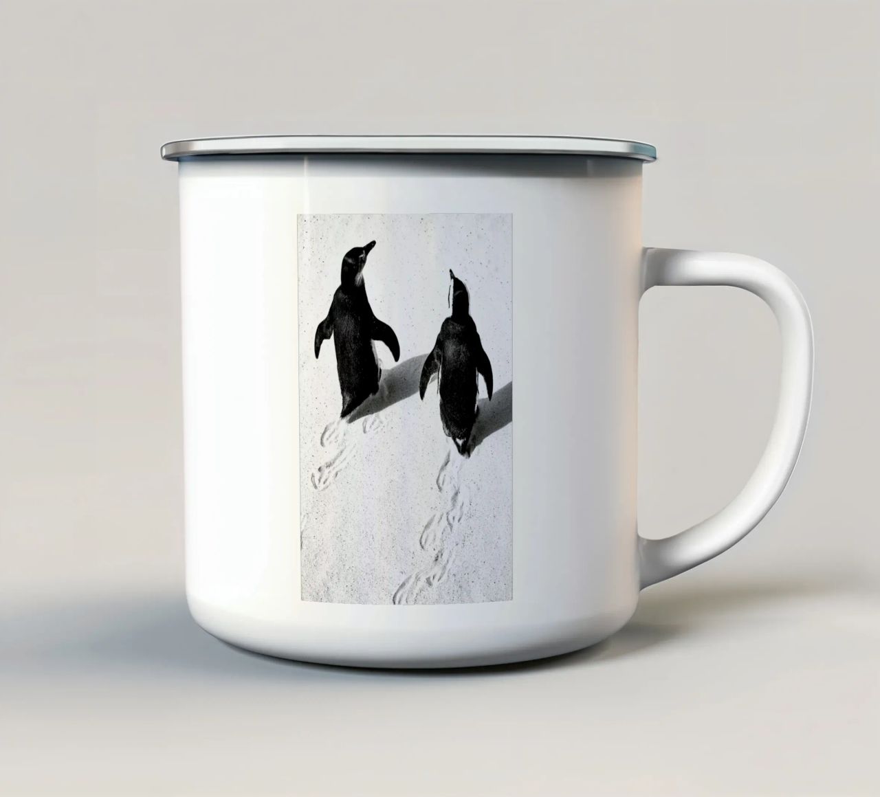Journey Through Snow tazza in smalto da Natural Kingdom