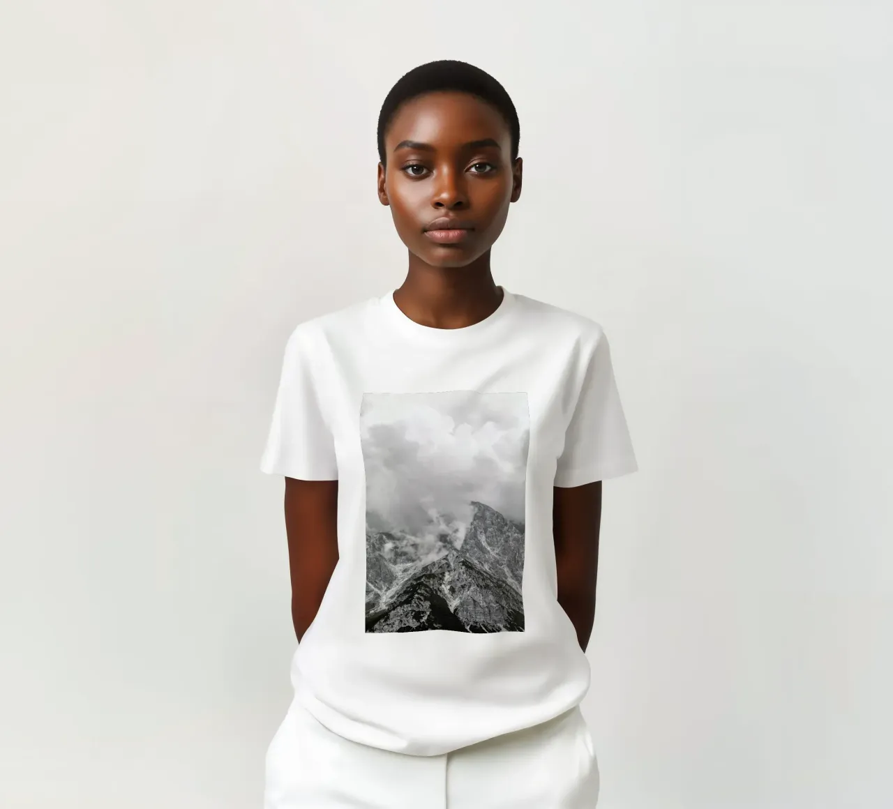 Clouds Forming 1 t-shirt da Nur Mut