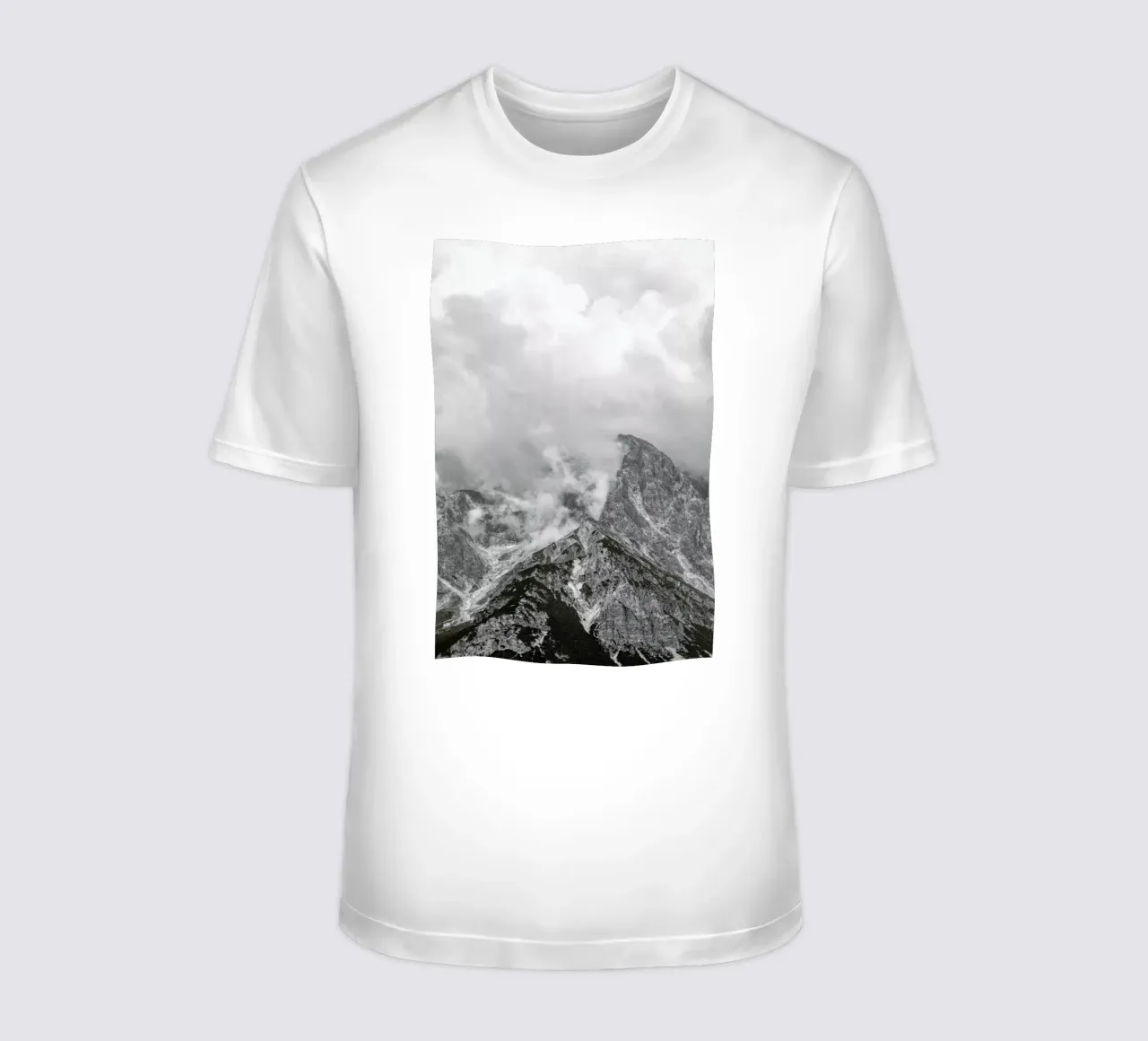 Clouds Forming 1 t-shirt da Nur Mut