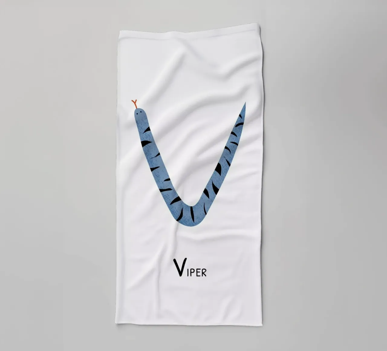 V for Viper asciugamano da bagno da Little Flourishes