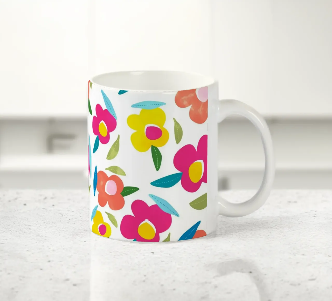 Fiori luminosi su bianco tazza in ceramica da Kintsugi99