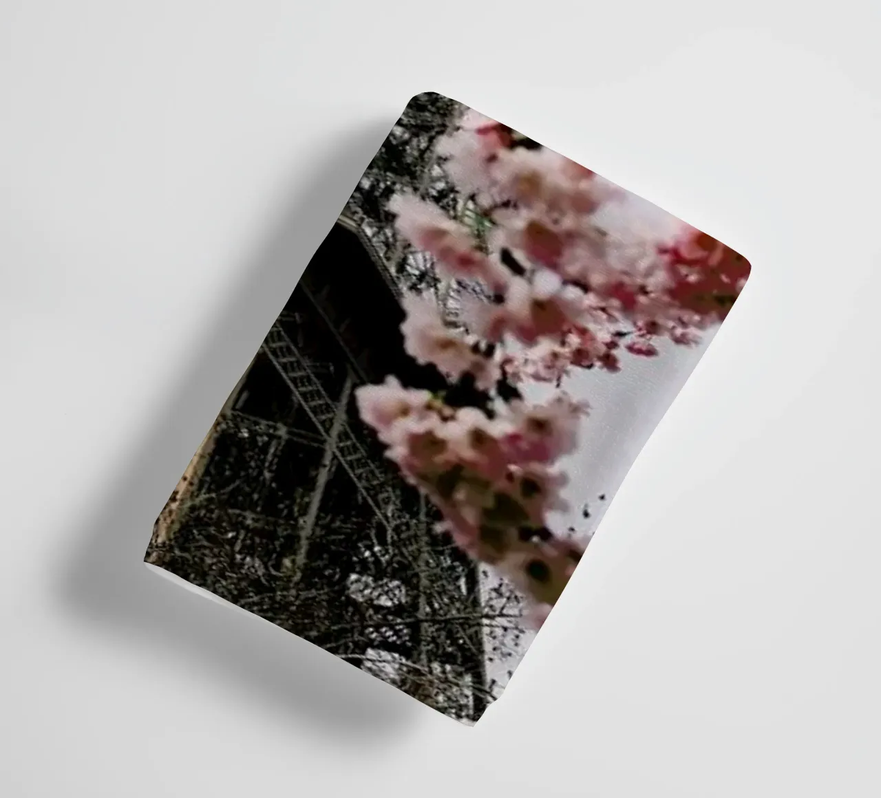 Paris In Spring @Kruti_Doctor asciugamano da bagno da EyeEm Mobile GmbH