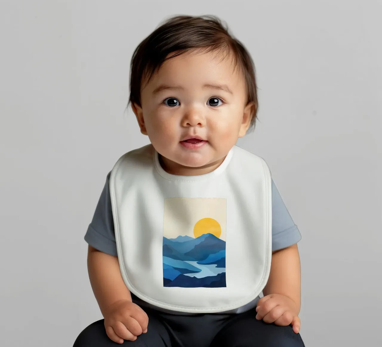 Minimalistic Landscape 1 Babylätzchen von Flow Line