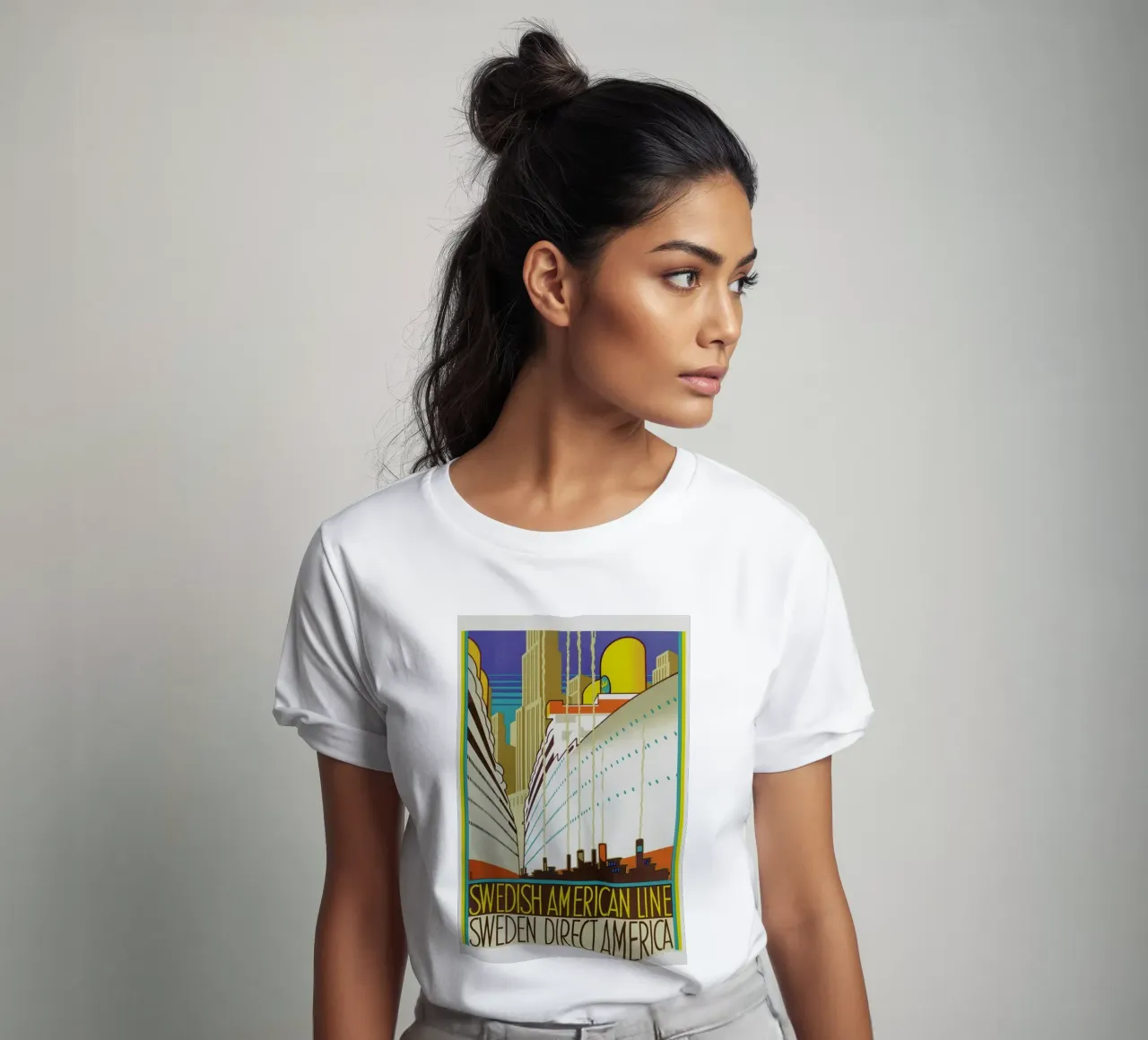 Monogrammed HR-Swedish American Line (Printed by Ronald Massey, London) t-shirt da ARTOTHEK