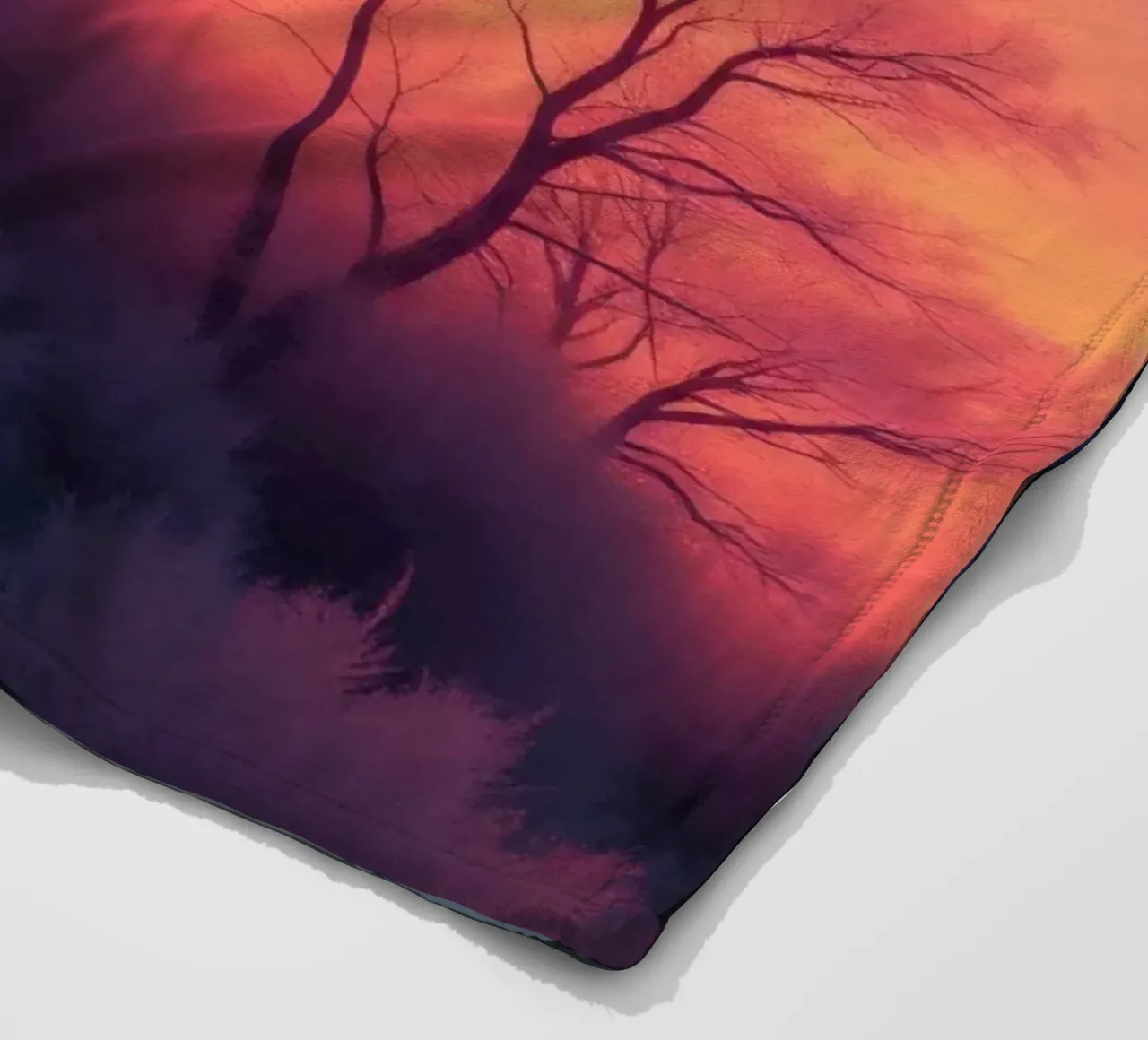 Tramonto invernale sugli alberi smerigliati in una serata fredda in un'area sere coperta in pile da DesignDoodle