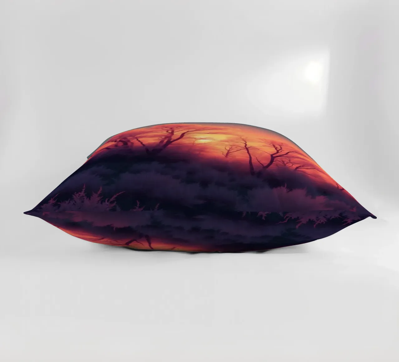 Tramonto invernale sugli alberi smerigliati in una serata fredda in un'area sere cuscino da DesignDoodle