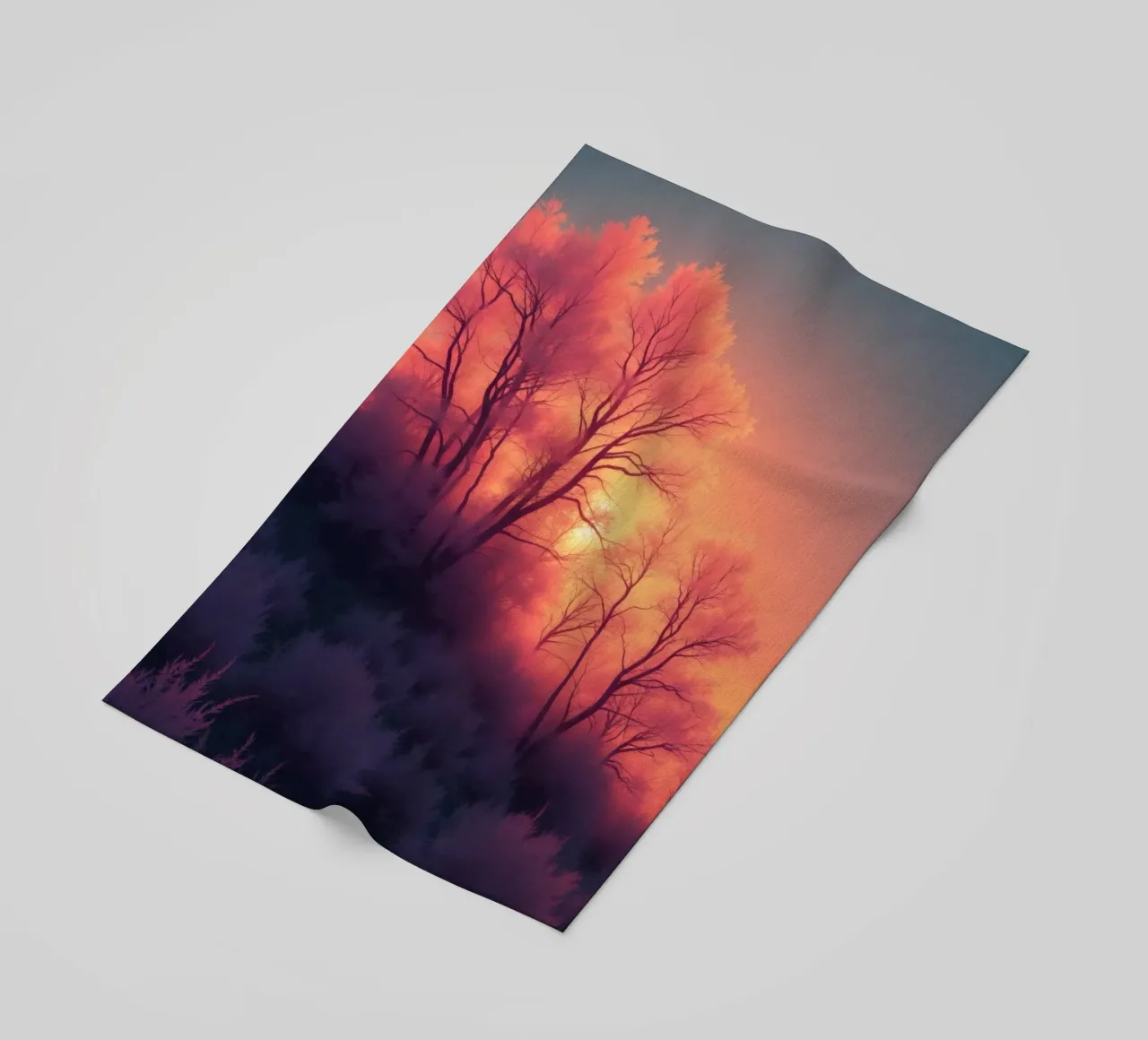 Tramonto invernale sugli alberi smerigliati in una serata fredda in un'area sere telo mare da DesignDoodle