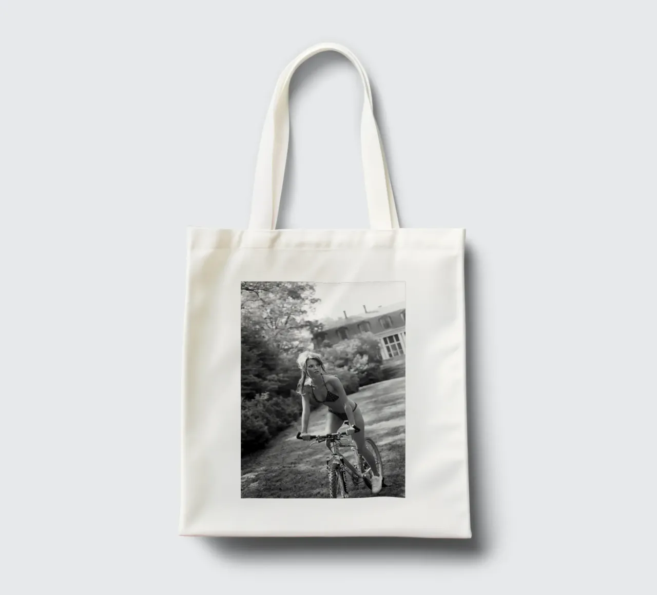 kate cyling Im Park Jutebeutel von Alex happy shop