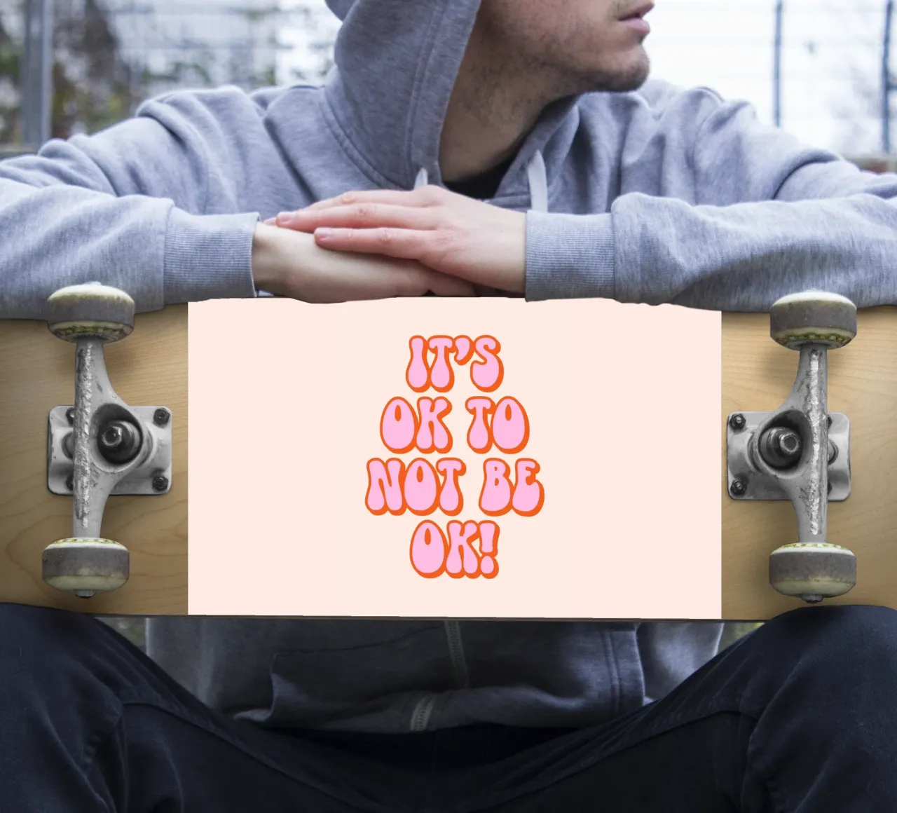 Es ist in Ordnung, nicht in Ordnung zu sein Zitat (Pfirsich und Rosa Ton) Sticker von Paigaam Studio