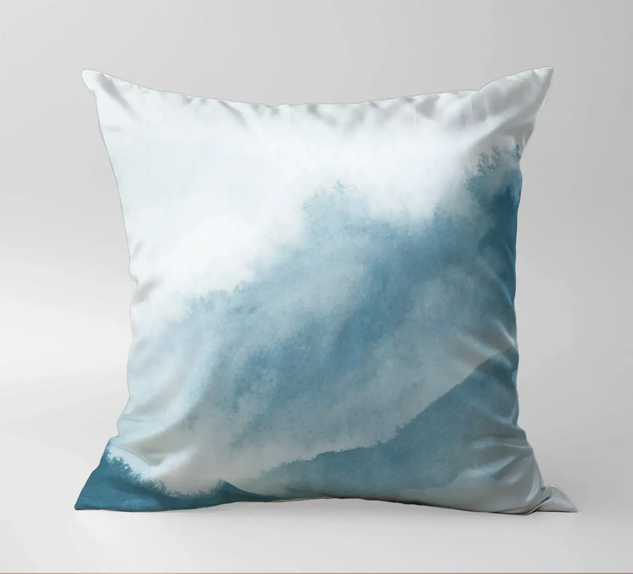 Mistig groenblauw kussen van NouveauPrints