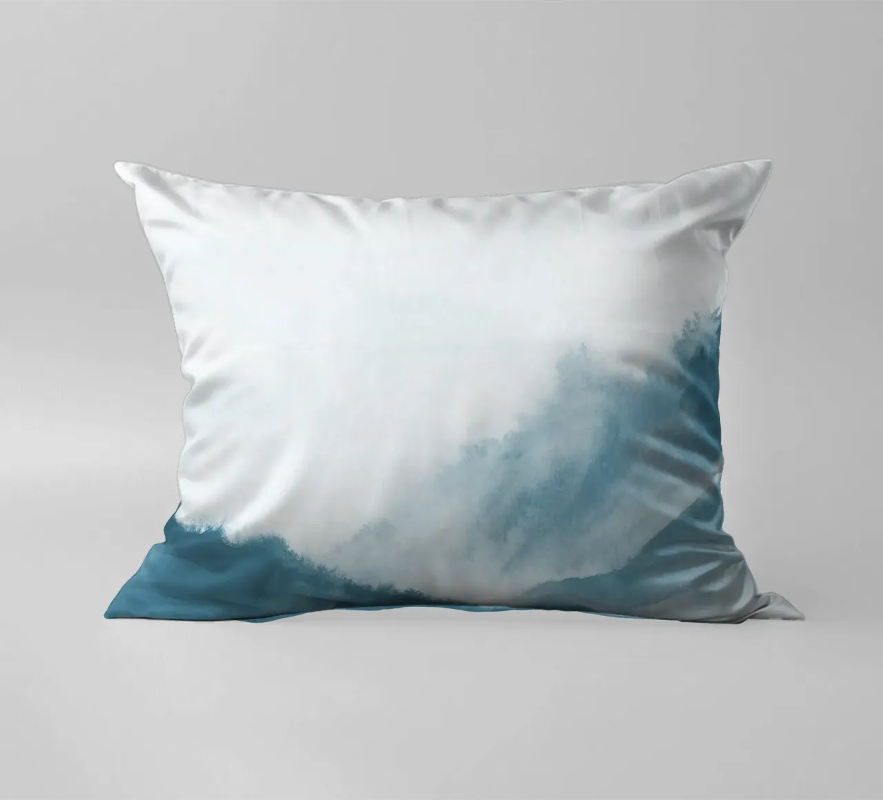 Mistig groenblauw kussen van NouveauPrints