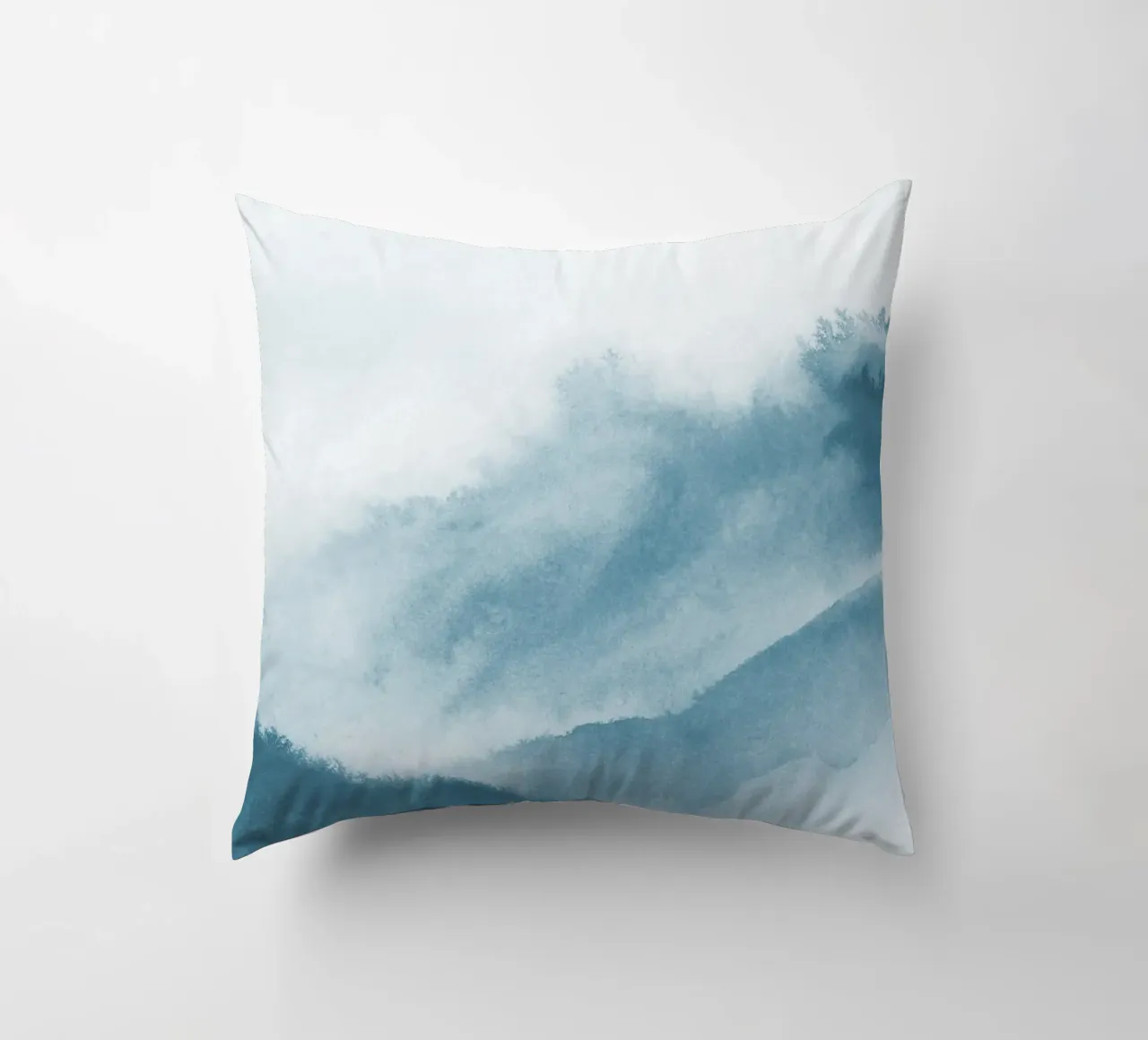 Mistig groenblauw kussen van NouveauPrints