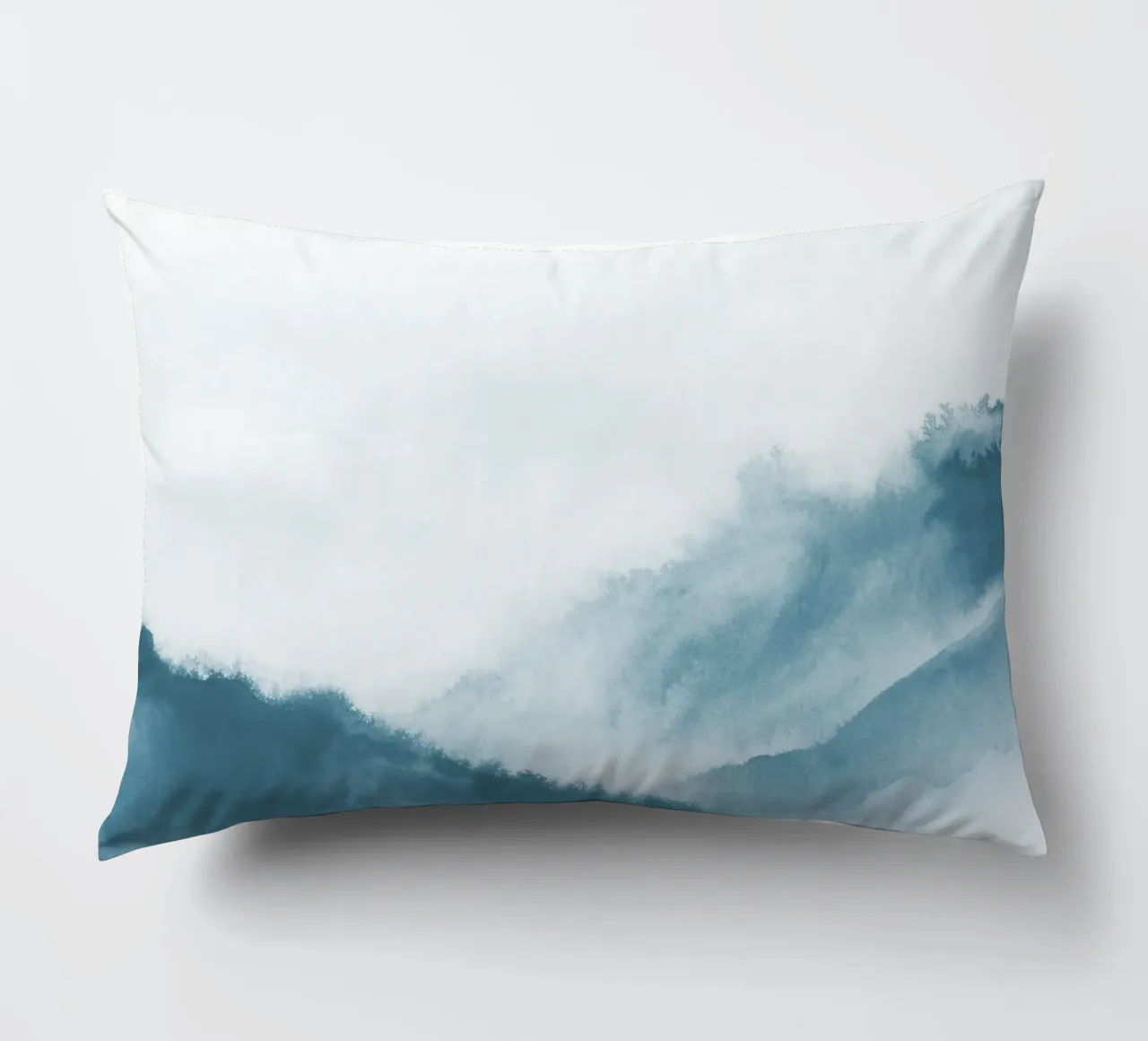 Mistig groenblauw kussen van NouveauPrints