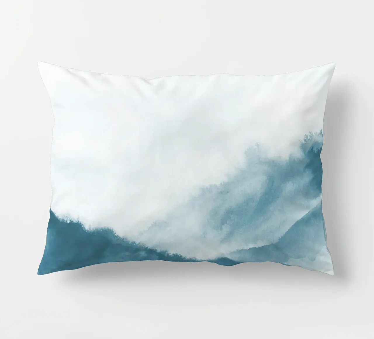 Mistig groenblauw kussen van NouveauPrints