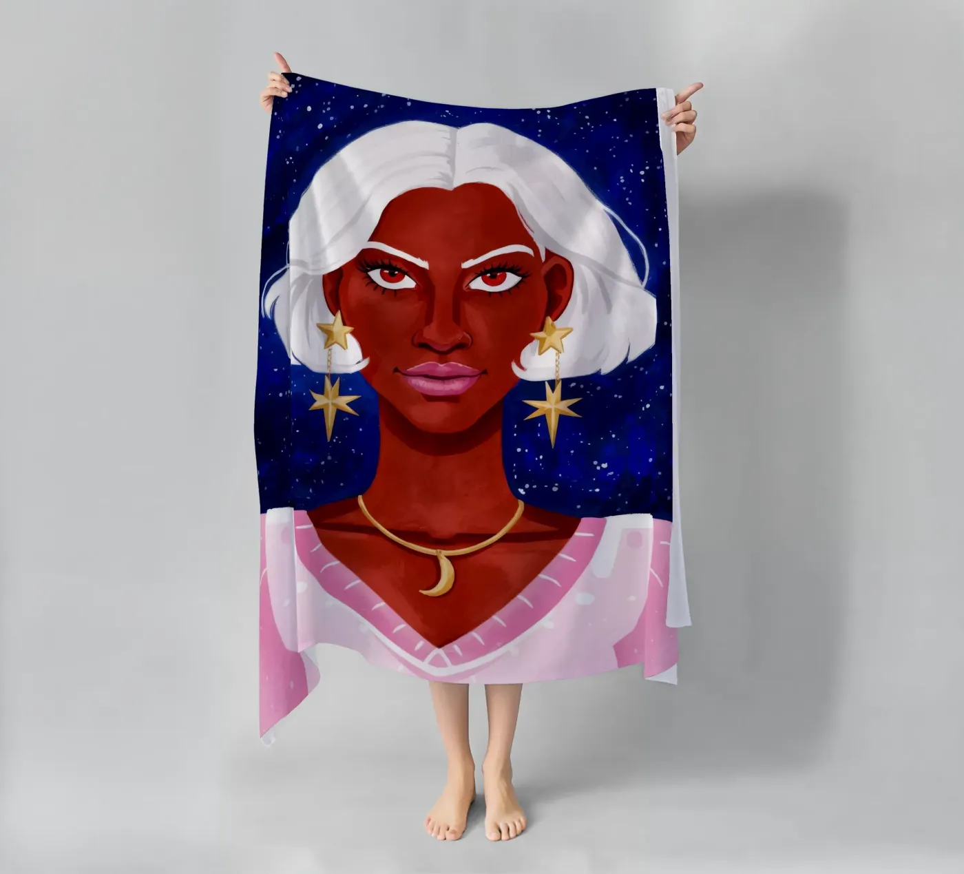 Himmlische Schönheit Strandtuch von Ivory Frame