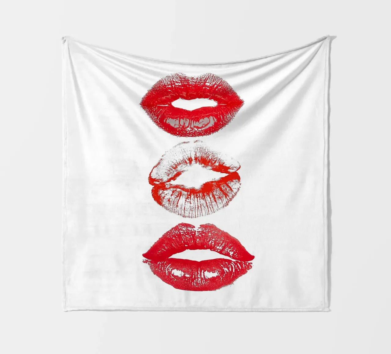 Red Lipstick n Kiss coperta in pile da Attaboy Dsgn