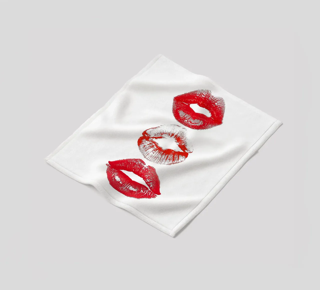 Red Lipstick n Kiss coperta in pile da Attaboy Dsgn