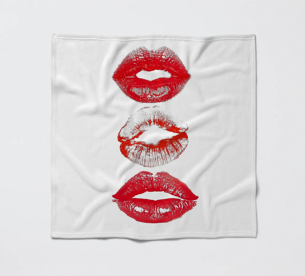 Red Lipstick n Kiss coperta in pile da Attaboy Dsgn