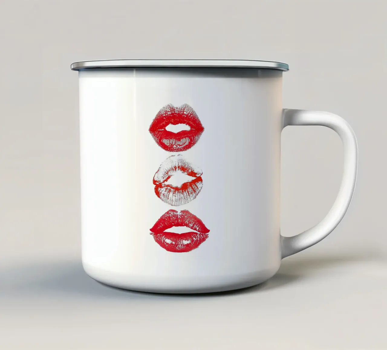Red Lipstick n Kiss tazza in smalto da Attaboy Dsgn