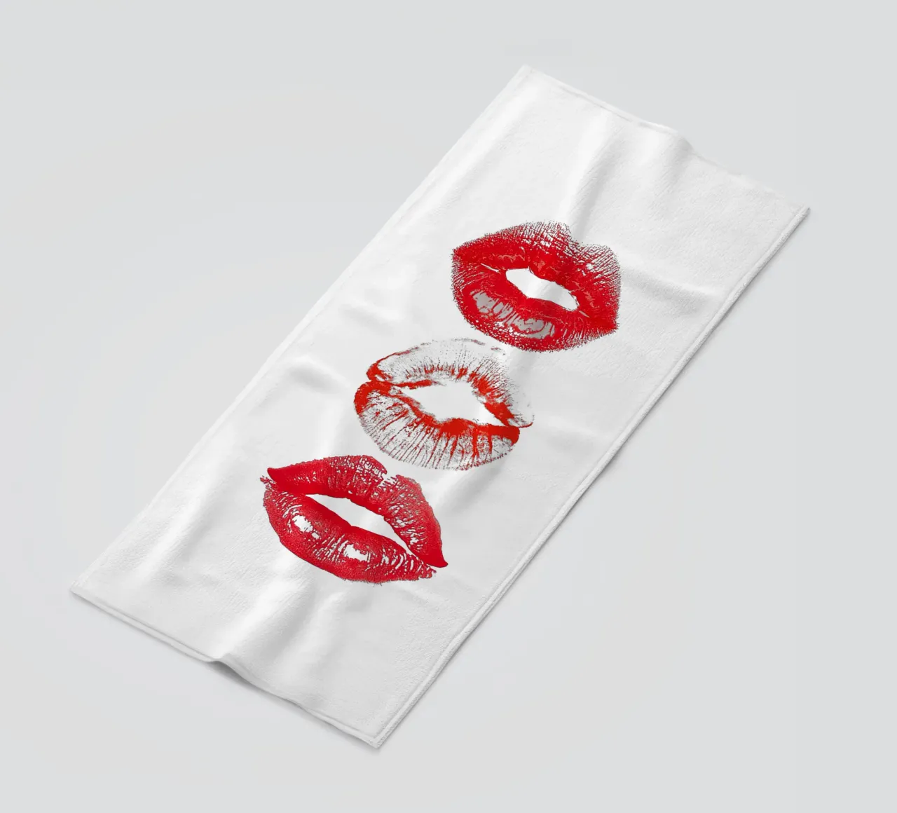 Red Lipstick n Kiss telo mare da Attaboy Dsgn