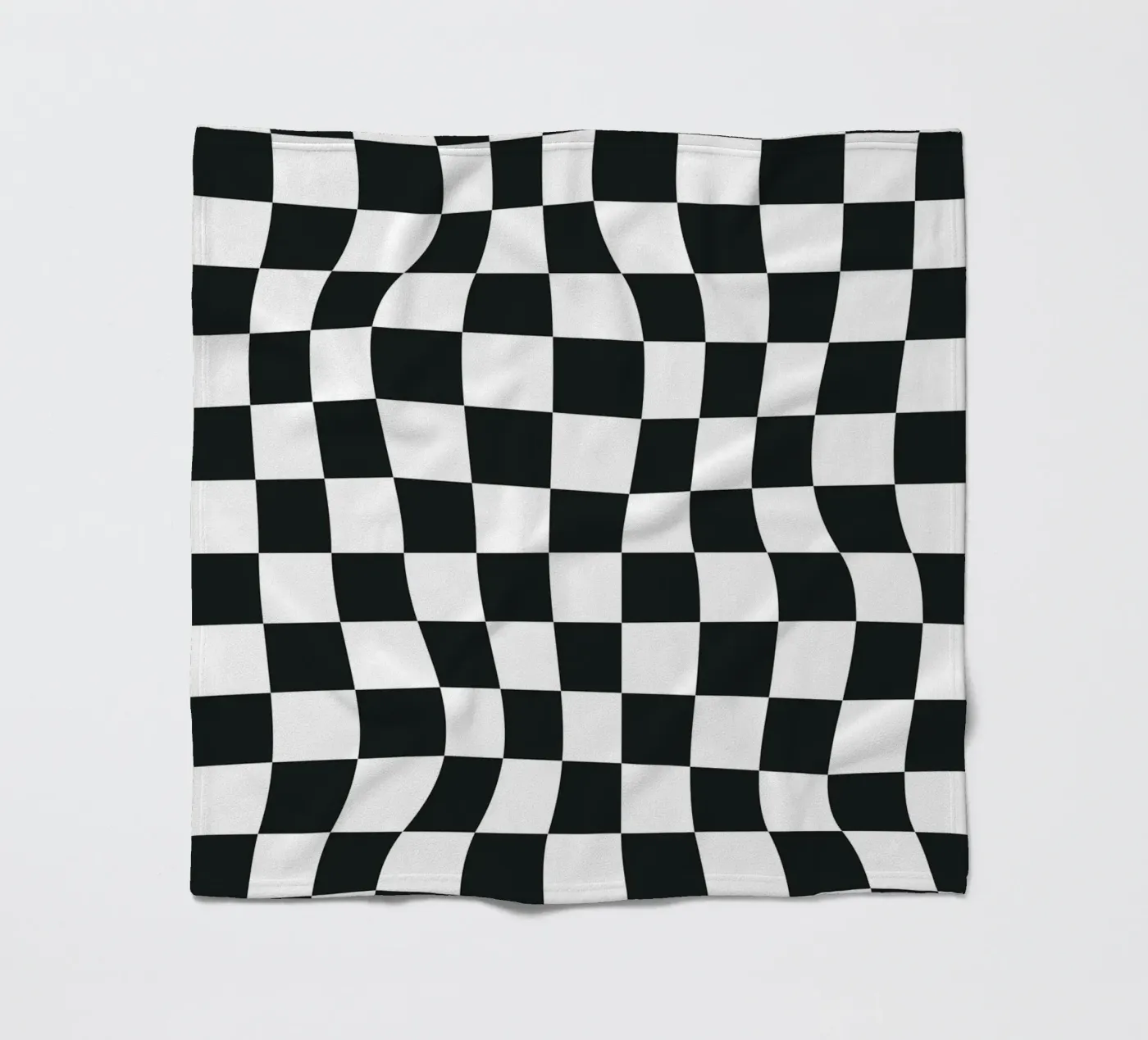Distorted Chess Pattern Fleecedecke von Paigaam Studio