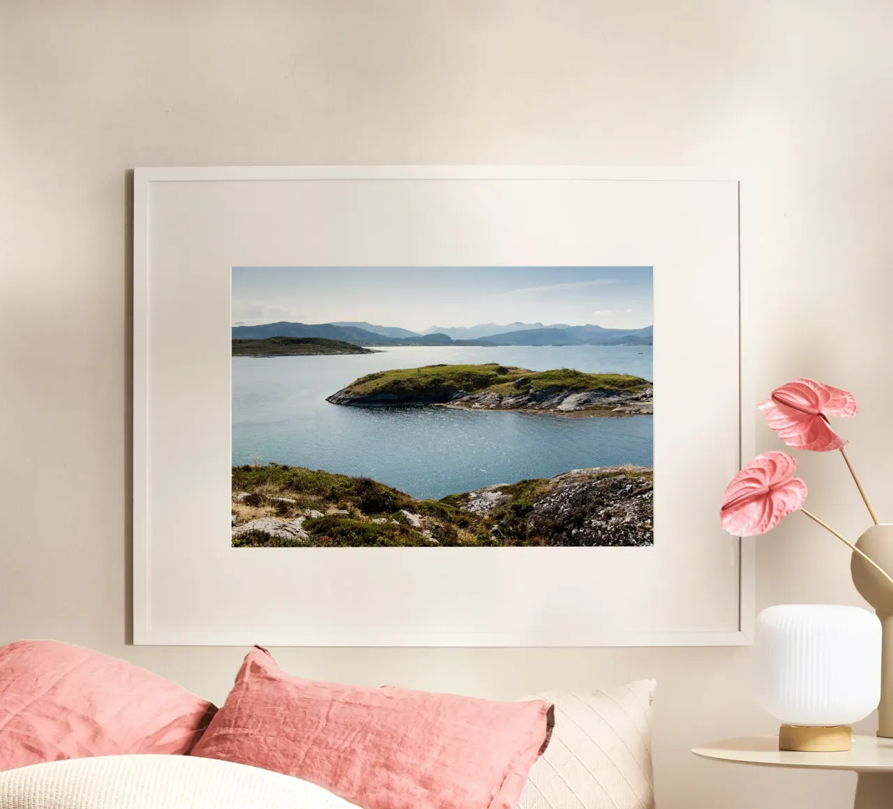 Calme côtier avec une baie de ciel bleu poster de karijn_landscapes