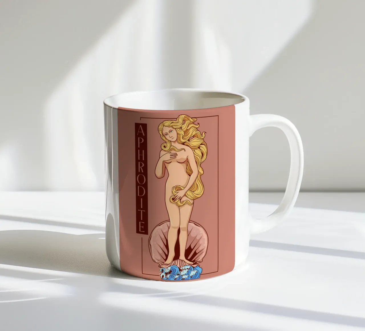 APHRODITE - La bellezza sul guscio tazza in ceramica da pixelbull - medieval art and more