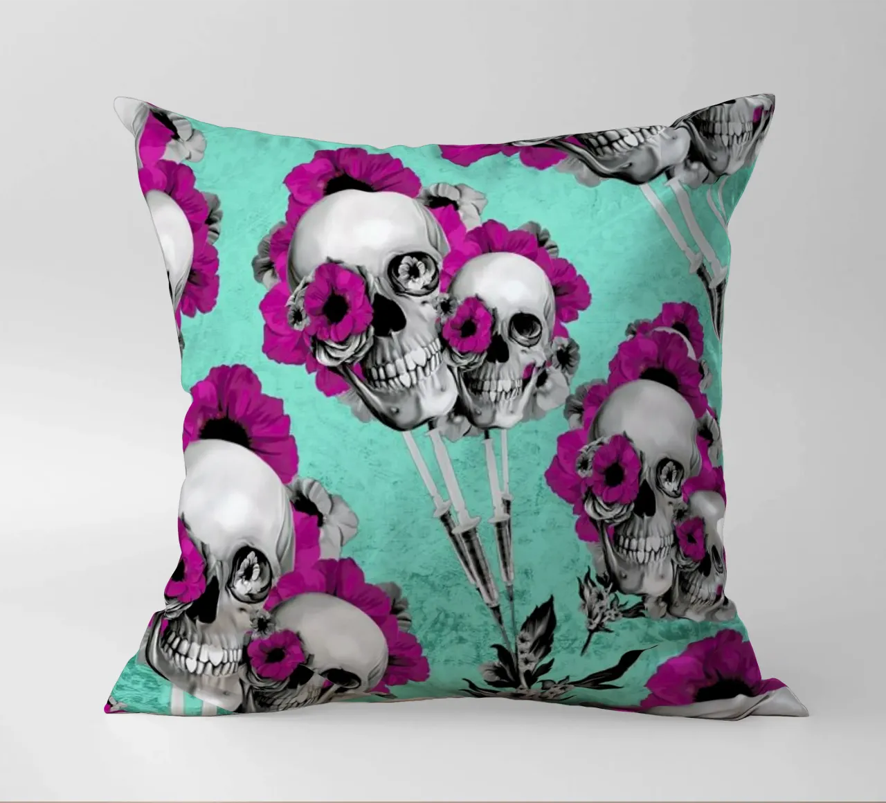 Skulls and Poppies Pattern cuscino da Kristy Patterson