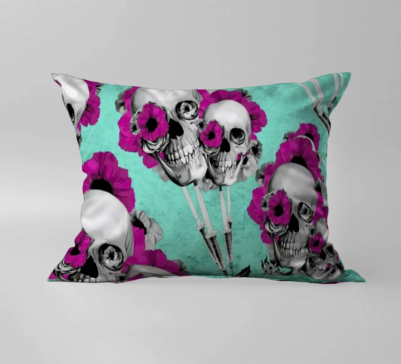 Skulls and Poppies Pattern cuscino da Kristy Patterson