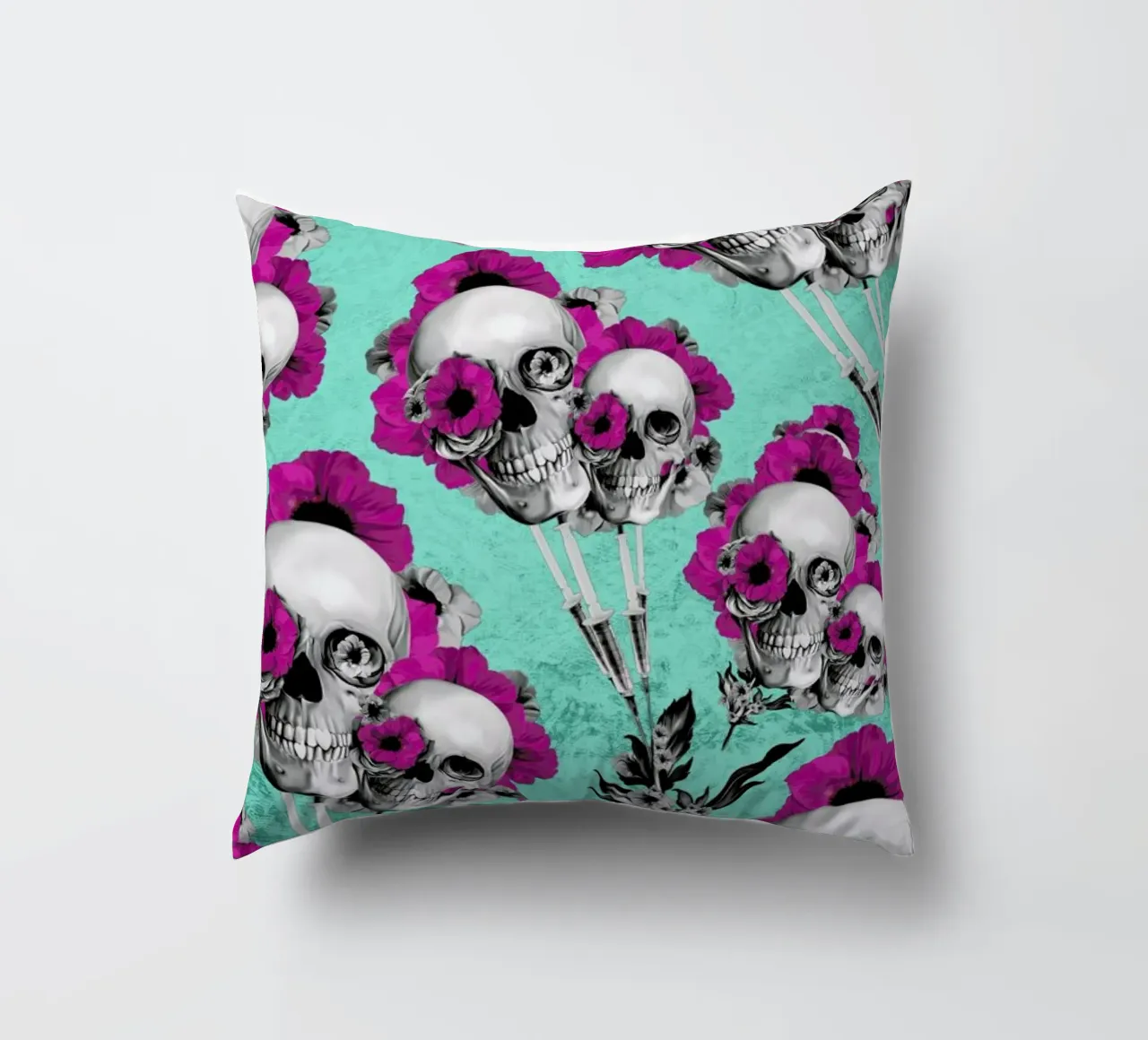 Skulls and Poppies Pattern Kissen von Kristy Patterson