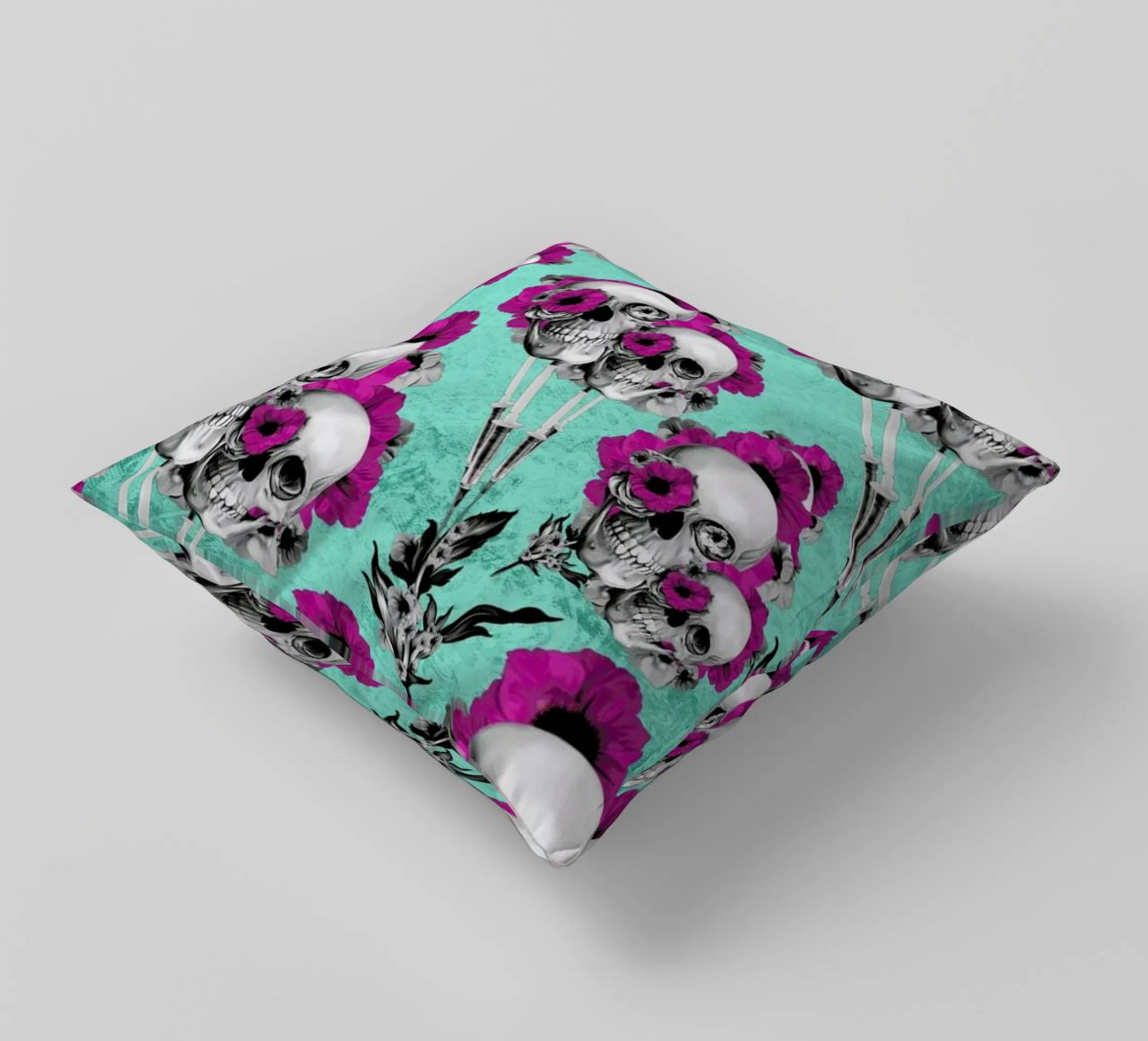Skulls and Poppies Pattern cuscino da Kristy Patterson