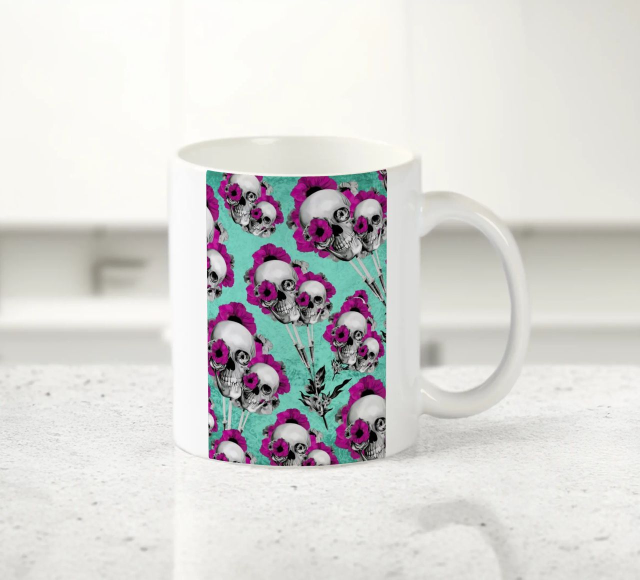Skulls and Poppies Pattern tazza in ceramica da Kristy Patterson