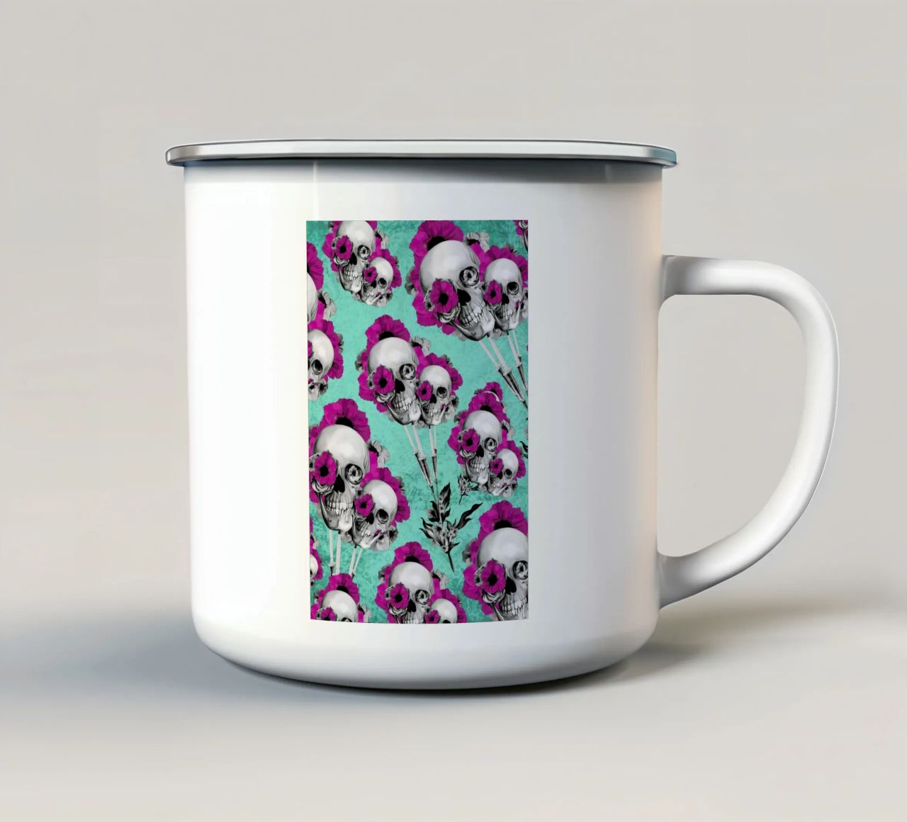 Skulls and Poppies Pattern tazza in smalto da Kristy Patterson