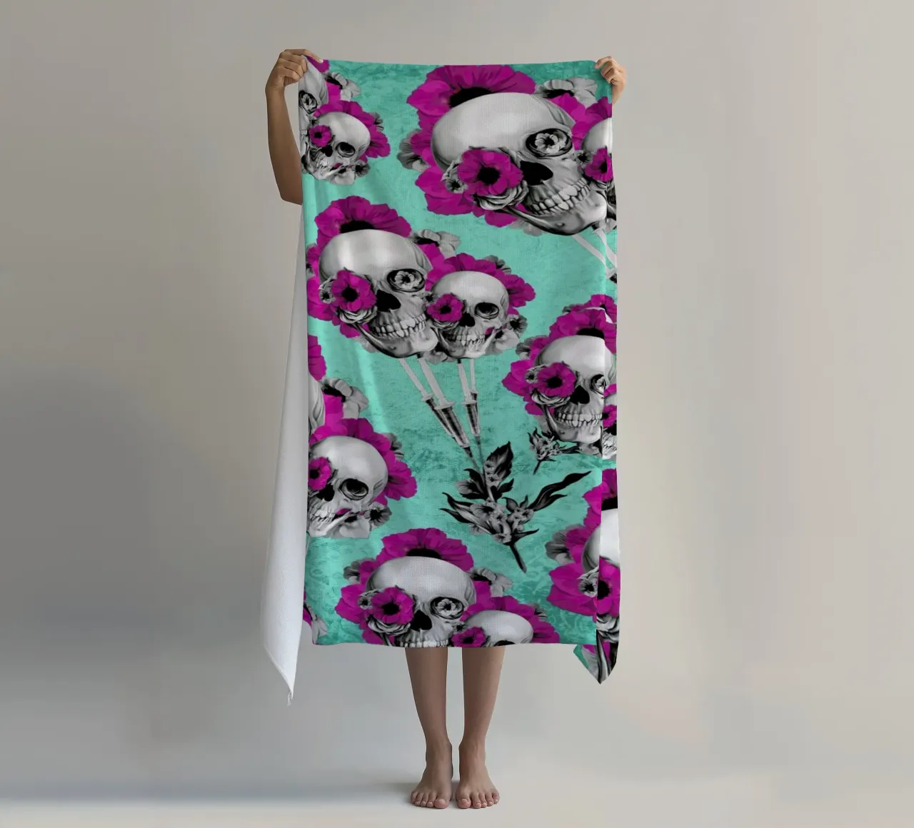 Skulls and Poppies Pattern telo mare da Kristy Patterson