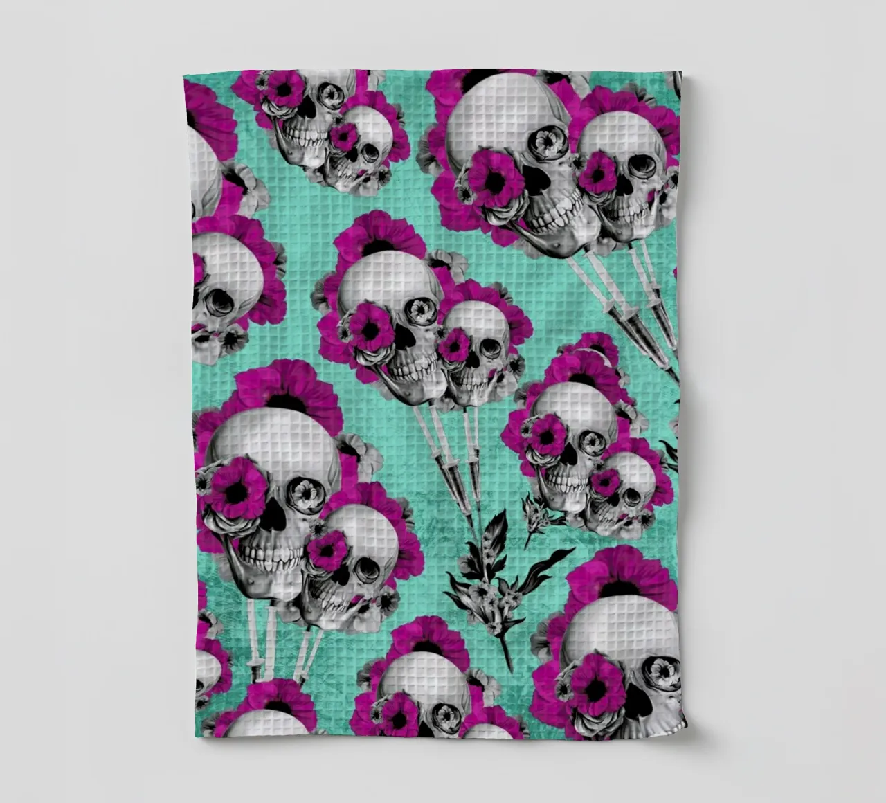 Skulls and Poppies Pattern paño de cocina de Kristy Patterson