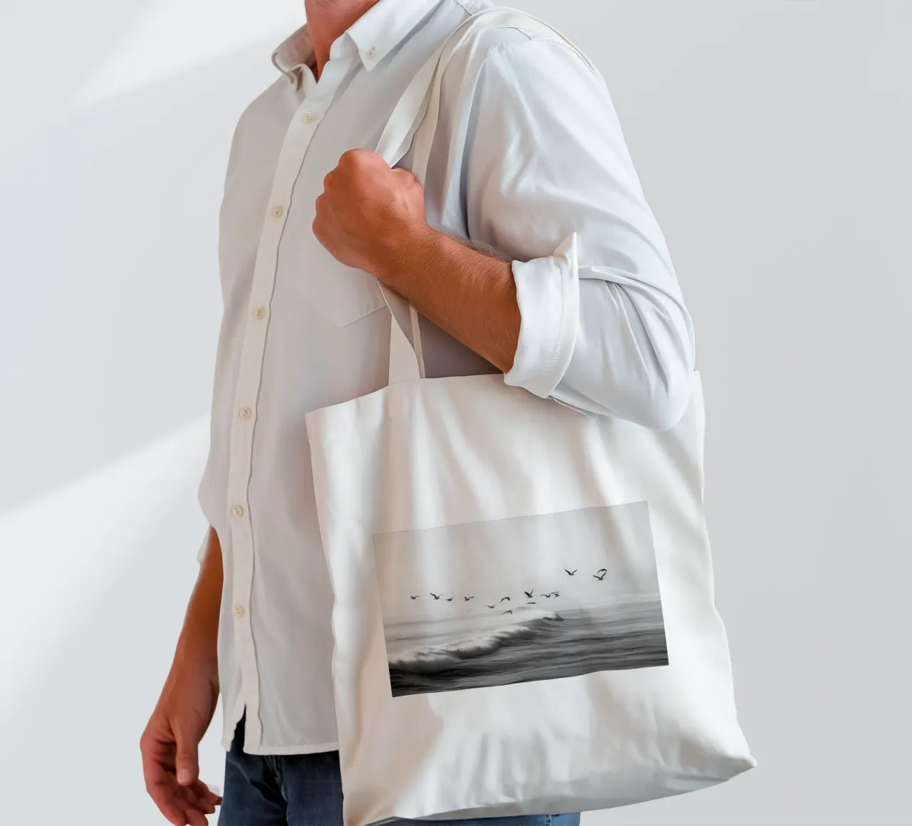 Zeemeeuwen over oceaangolven jute draagtas van Indigo Tides Art