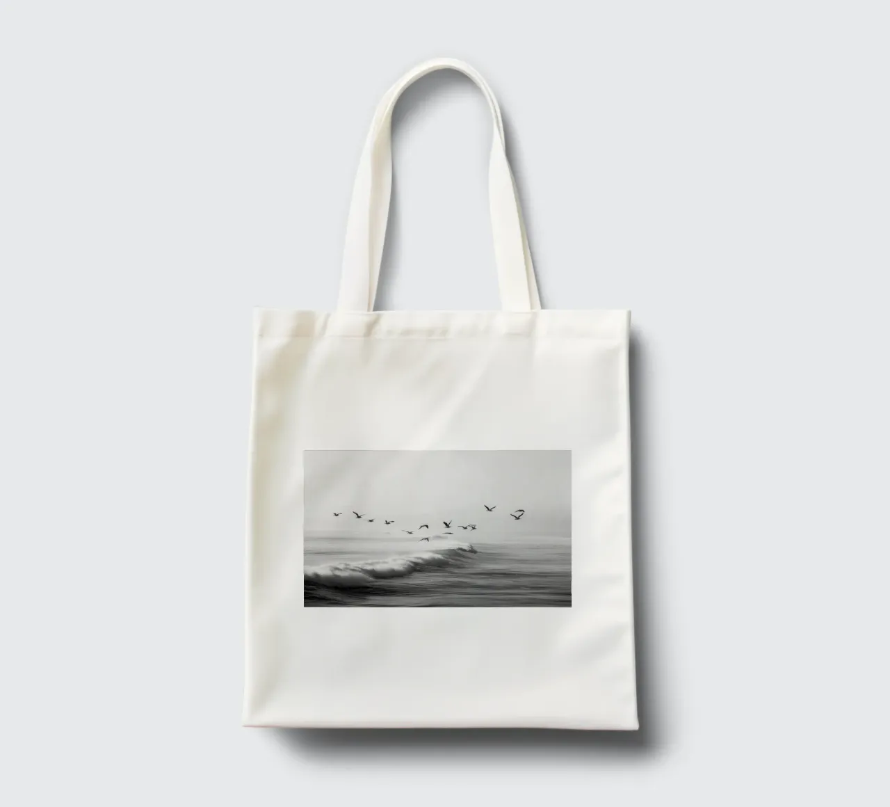 Zeemeeuwen over oceaangolven jute draagtas van Indigo Tides Art