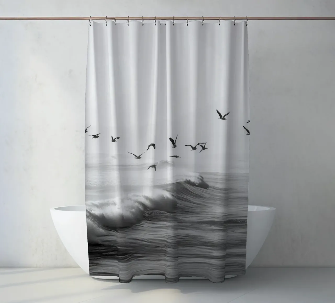 Zeemeeuwen over oceaangolven douchegordijn van Indigo Tides Art