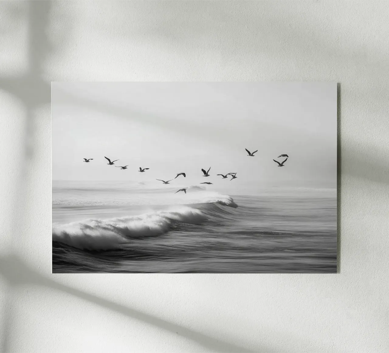 Zeemeeuwen over oceaangolven acryl van Indigo Tides Art